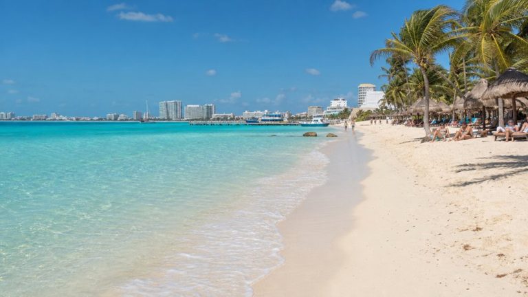 Playa Caracol Cancun Guide